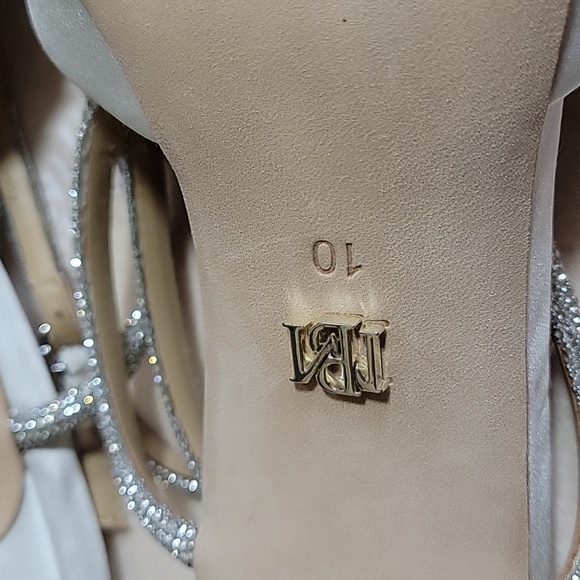 NWT- Badgley Mischka ‘Autumn’ Kitten Heel Pump DISPLAY SHOE - Picture 10 of 12